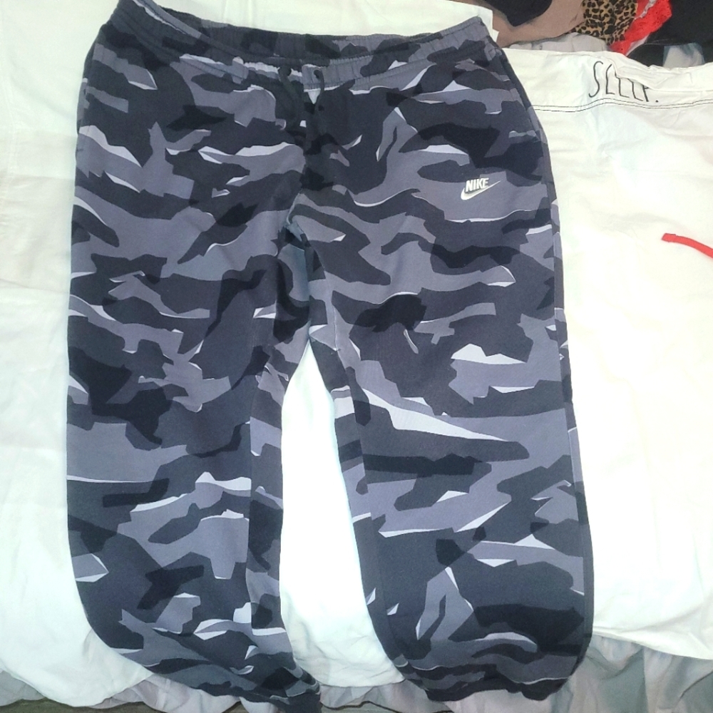 Nike sweatplants